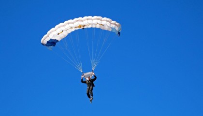 开云体育官网-_迷你赛：创新趣味网球比赛新玩法_，创意网球